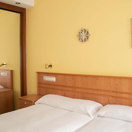 โฮเต็ล เฟนิกซ์ Hotel โอเบียโด ภายนอก รูปภาพ