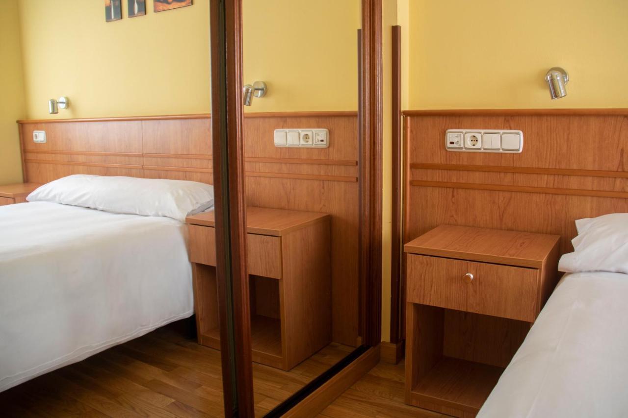 โฮเต็ล เฟนิกซ์ Hotel โอเบียโด ภายนอก รูปภาพ