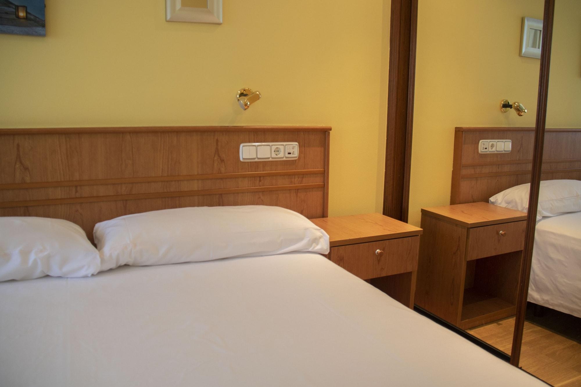 โฮเต็ล เฟนิกซ์ Hotel โอเบียโด ภายนอก รูปภาพ